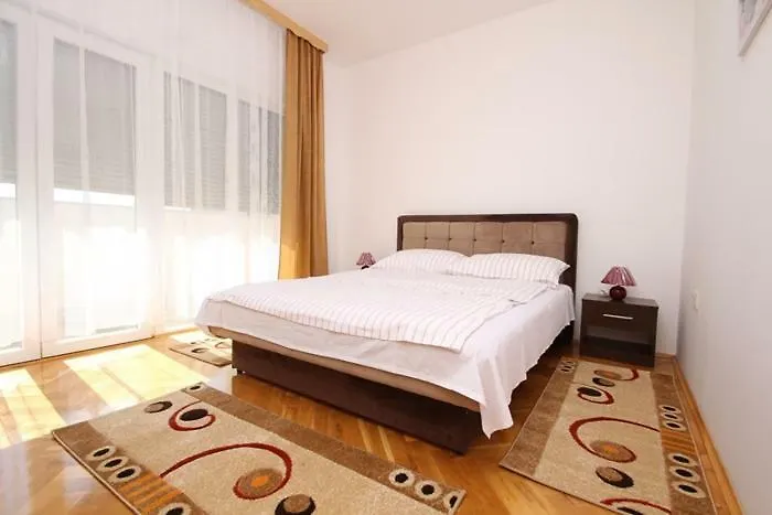 Apartmani Pranjic Kastela 0*,